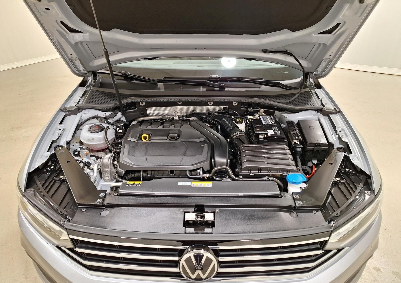 Volkswagen Passat Variant 1.5 TSI Conceptline LED|Navi|RFK foto 14