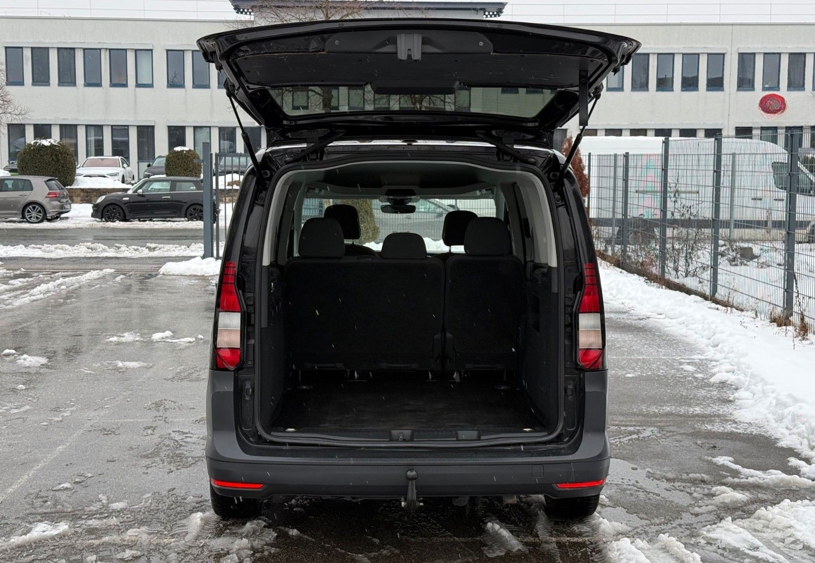 Volkswagen Caddy Maxi 2,0 TDI*KAMERA*DAB*AHK*WINTERPAKET* foto 9