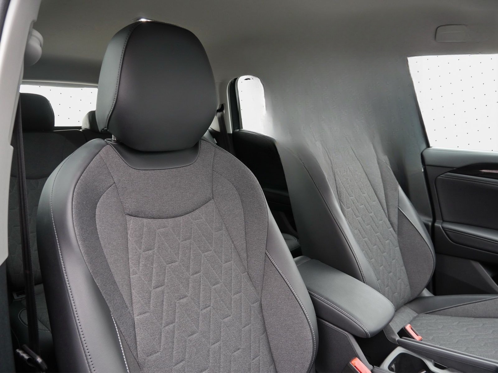 Volkswagen Tayron Life 1.5 eTSI AHK*LED*H&K*HuD*RFK*Digital foto 13