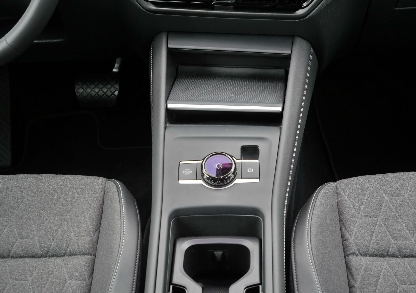 Volkswagen Tayron Life 1.5 eTSI AHK*LED*H&K*HuD*RFK*Digital foto 9