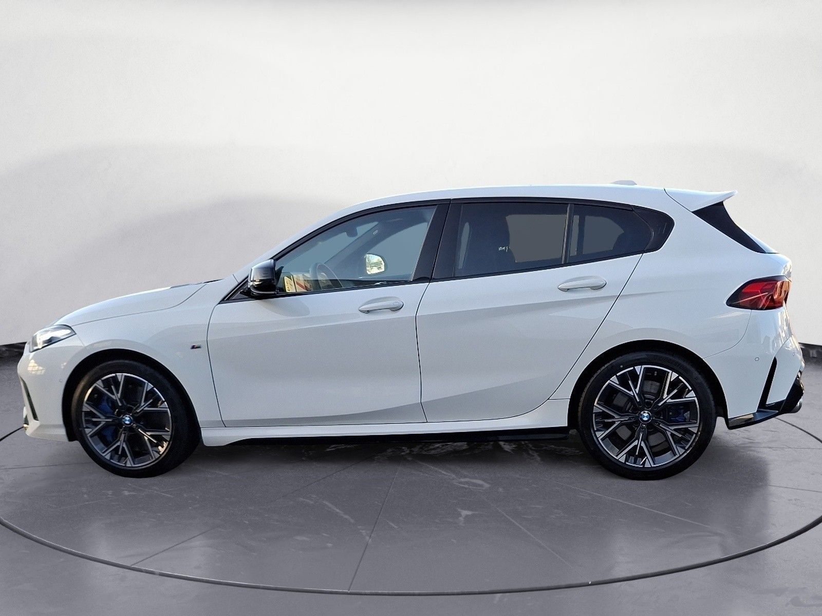 BMW M135 xDrive Klimaaut. Adaptives Fahrwerk foto 3