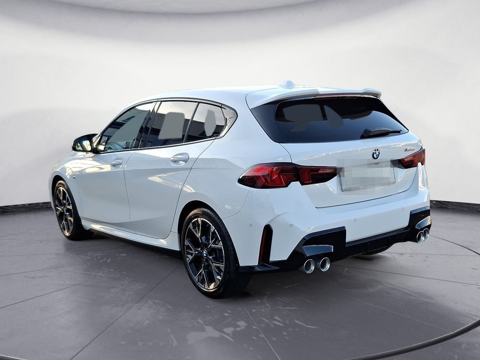 BMW M135 xDrive Klimaaut. Adaptives Fahrwerk foto 4