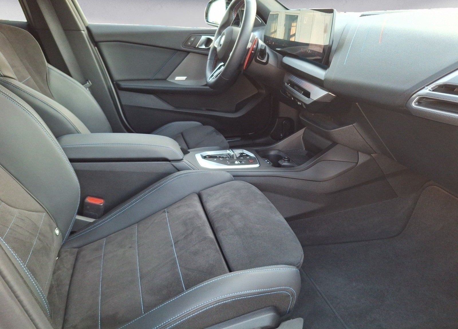 BMW M135 xDrive Klimaaut. Adaptives Fahrwerk foto 9