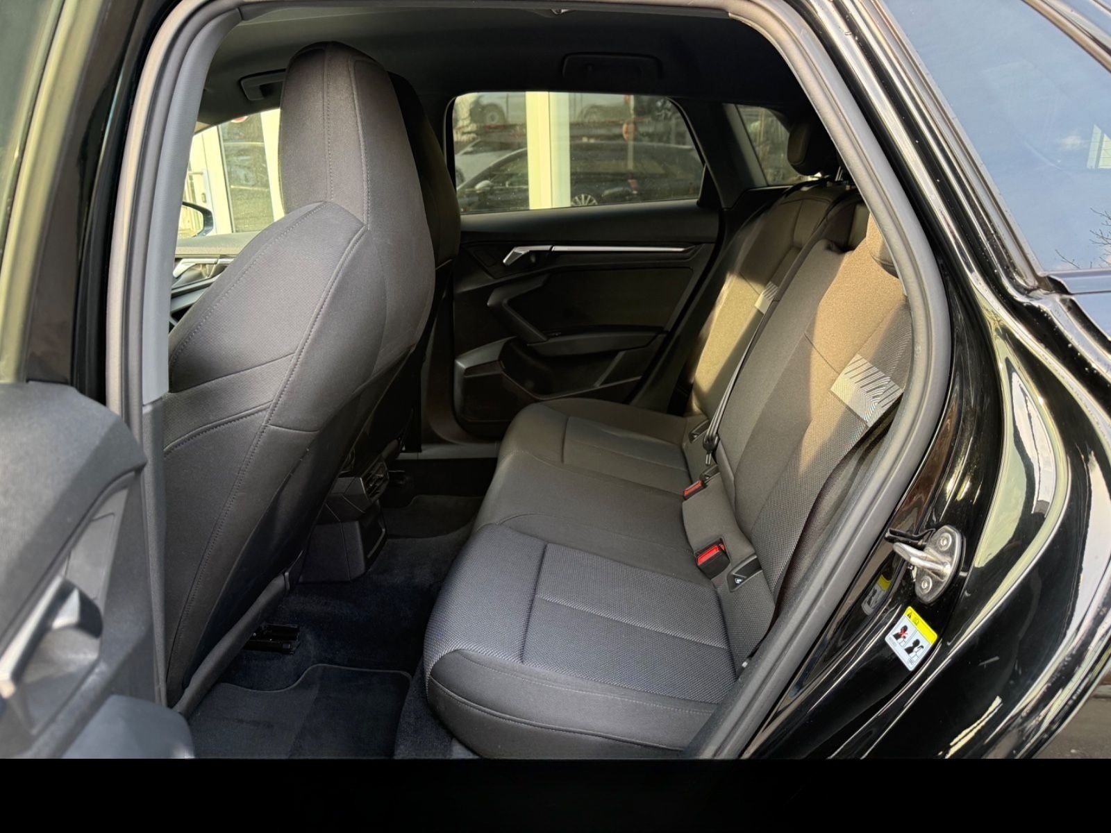 Audi A3 Sportback 35 TDI S line Black Edition Virtual foto 11