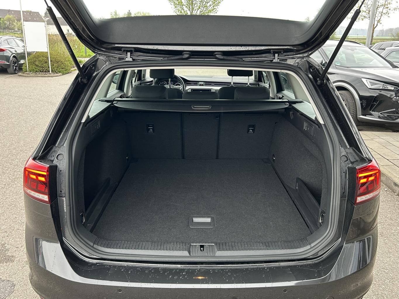 Volkswagen Passat Variant 1.5 TSI APP-CONNECT+KAMERA+LED+NA foto 13