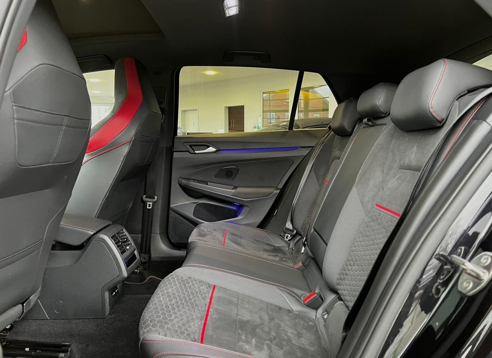 Volkswagen Golf VIII GTI Clubsport 45 2.0 TSI"Matrix/H&K" foto 19