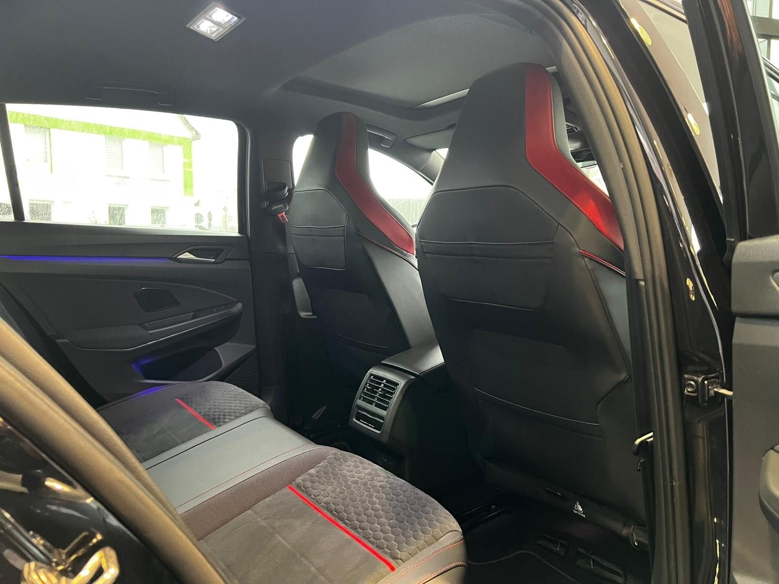 Volkswagen Golf VIII GTI Clubsport 45 2.0 TSI"Matrix/H&K" foto 23