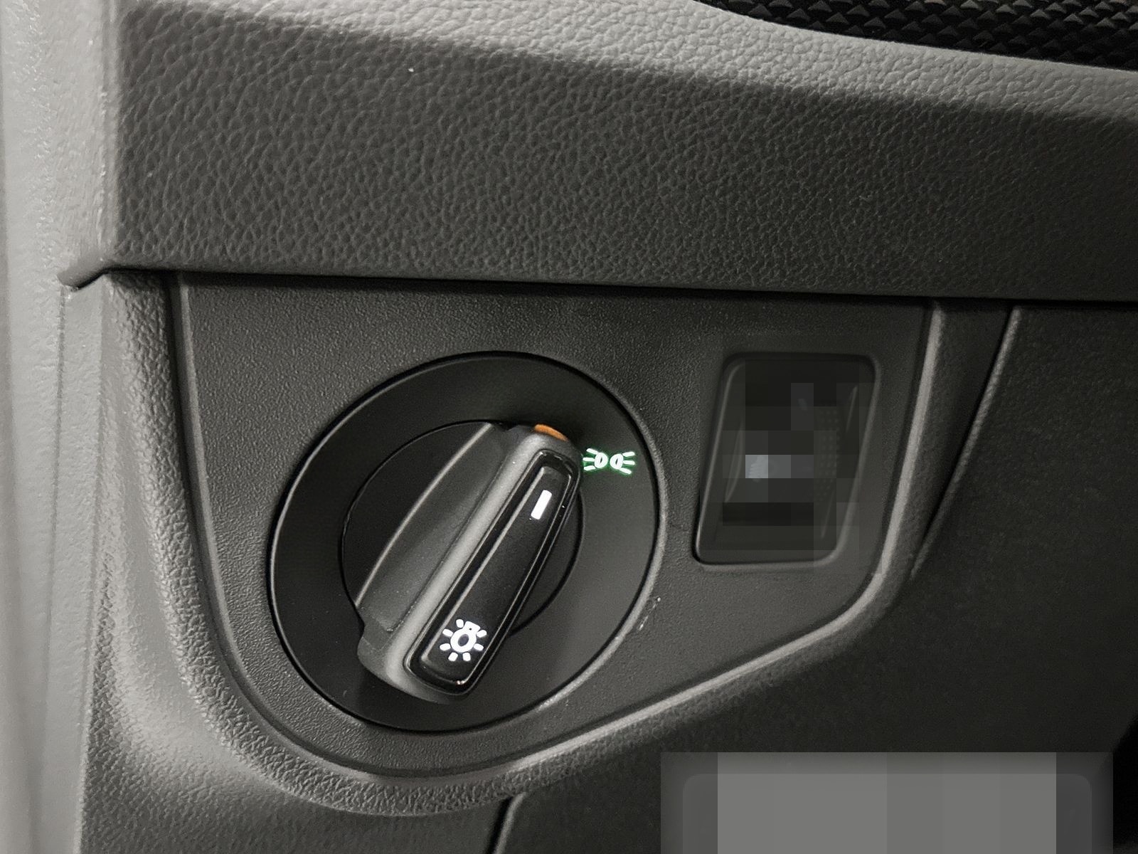 Volkswagen Polo 1.0 TSI Life DSG + NAVI + SHZ + GJR LICHT + foto 13