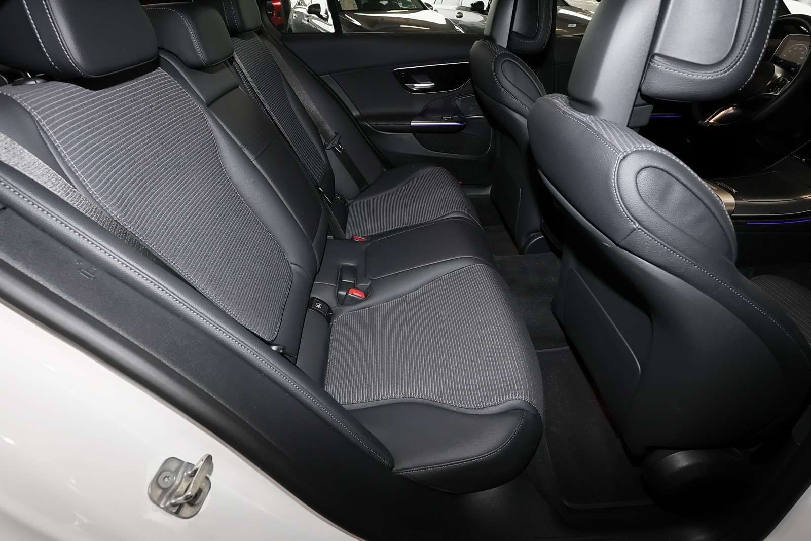 Mercedes-Benz C 220 d Edition Avantgarde DISTRONIC+MEMORY+360° foto 6