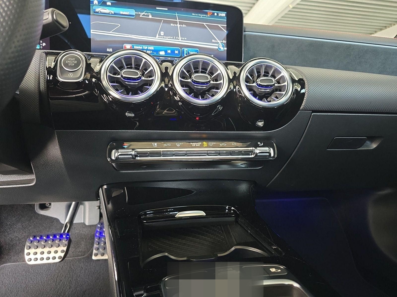 Mercedes-Benz CLA 200 AMG ENp 56000 Night Pano KGo Kam. Winter foto 14