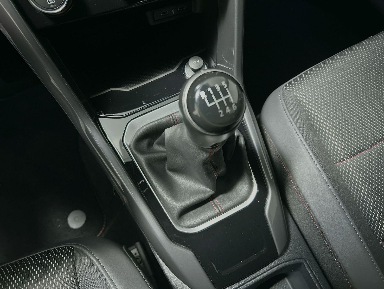 Volkswagen T-Roc 1.5 TSI Sport foto 19