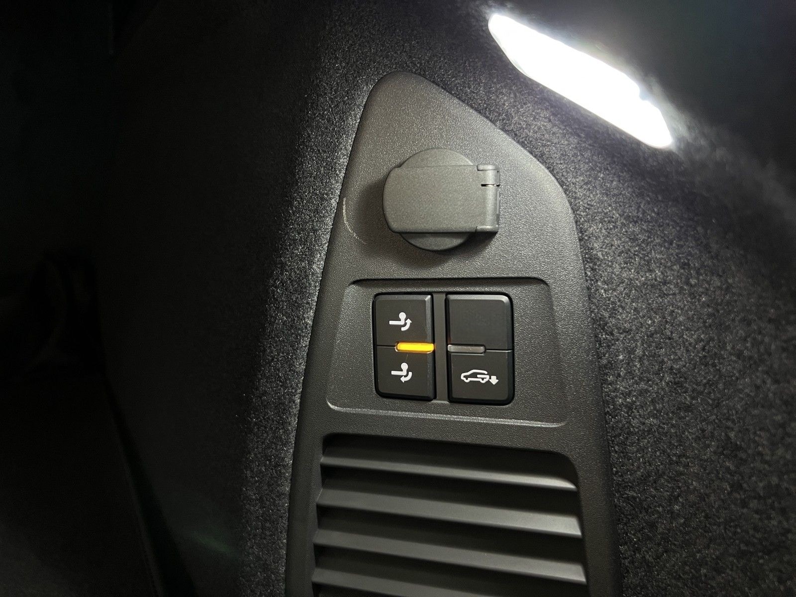 Volkswagen Touareg V6 3.0 TDI 210 kW 4Motion R-Line foto 25