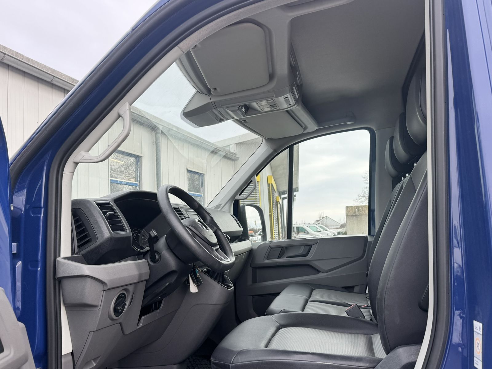 Volkswagen Crafter Kasten 35 MR L2H1 Klima*Standheizung*PDC foto 6