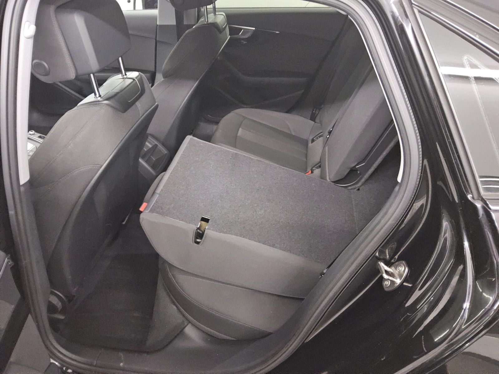 Audi A4 40 TFSI advanced LED Sportsitze Sound Shz PDC foto 12