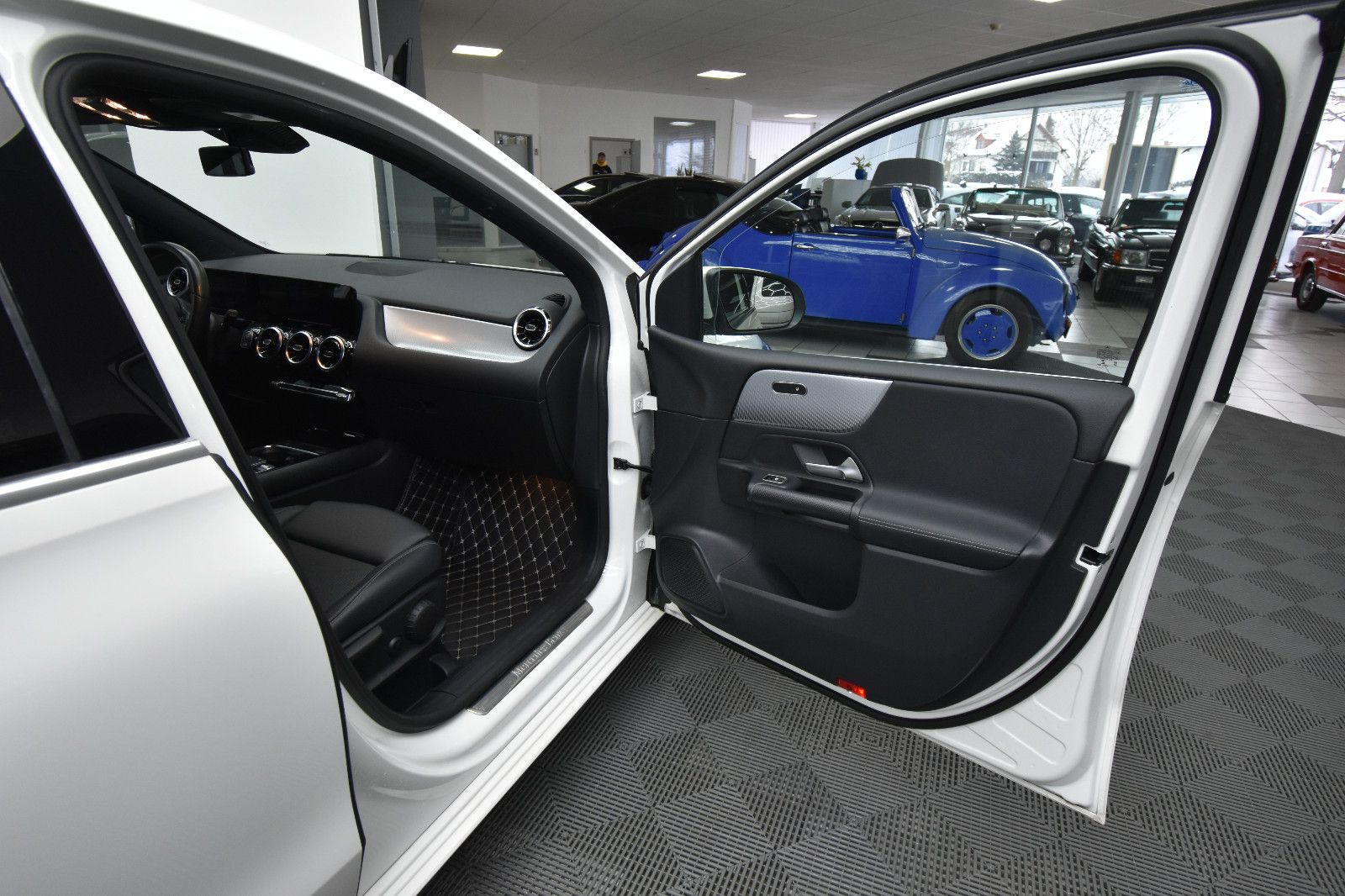 Mercedes-Benz B 200 NAVI SHZ RFK LED TEMP 72t km foto 11