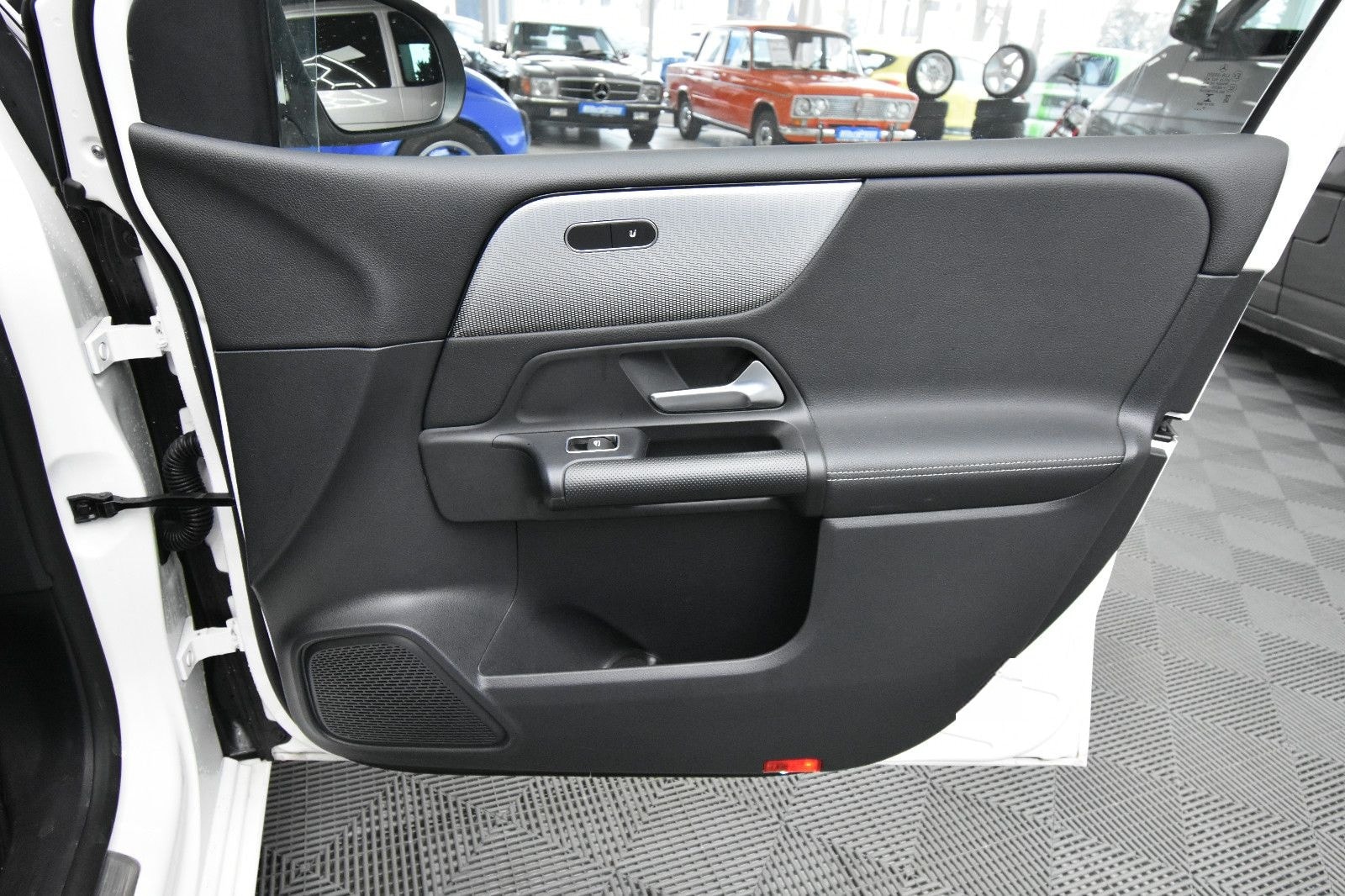 Mercedes-Benz B 200 NAVI SHZ RFK LED TEMP 72t km foto 12