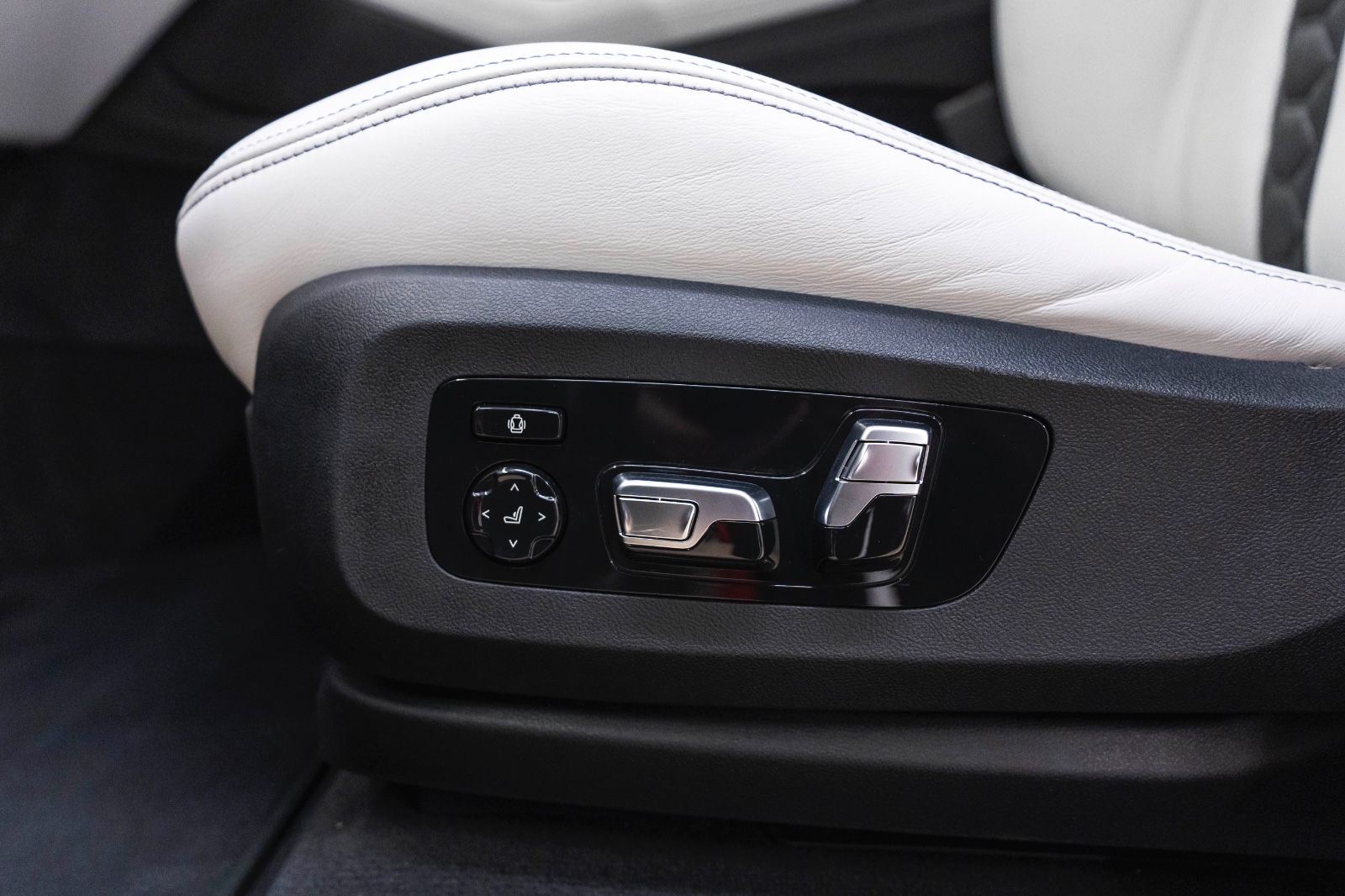 BMW X6 M Competition B&W SKY LOUNGE 360° M+S foto 21