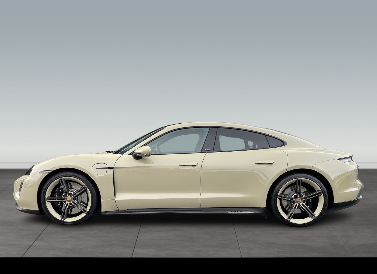 Porsche Taycan GTS foto 2