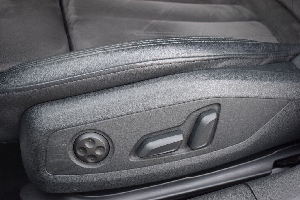 Audi A4 Avant TDI 2.0 6-Gang *Design*Xenon+*Navi*PDC* foto 13