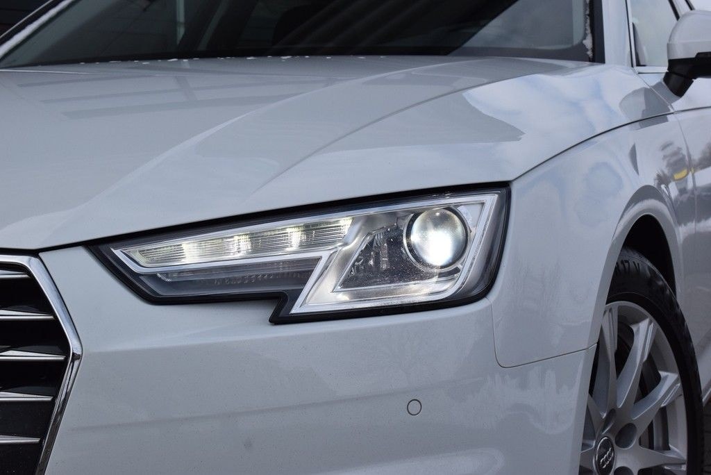 Audi A4 Avant TDI 2.0 6-Gang *Design*Xenon+*Navi*PDC* foto 19