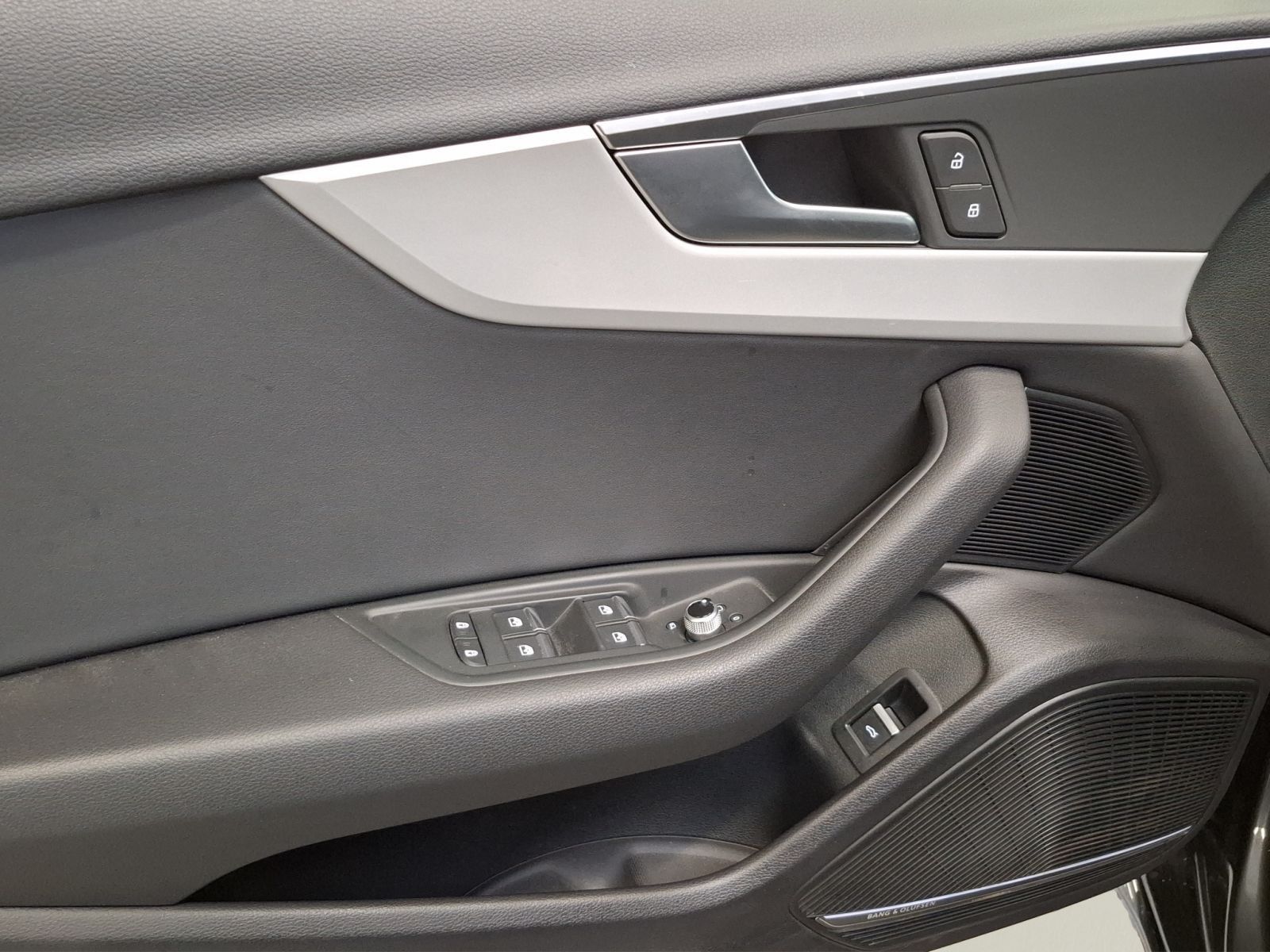 Audi A4 Avant Advanced 40 TDI 150(204) kW(PS) S troni foto 13