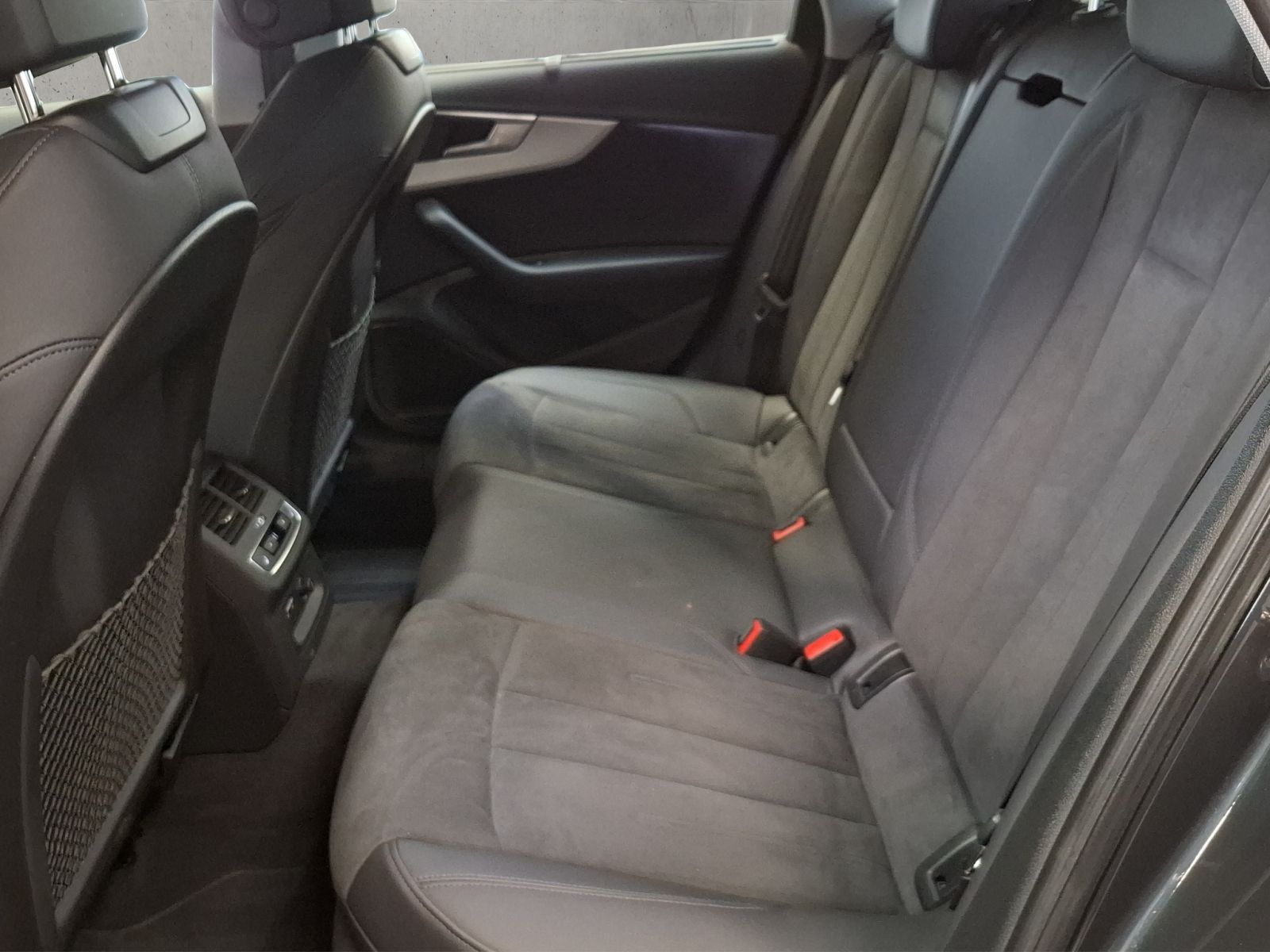 Audi A4 Avant Advanced 40 TDI 150(204) kW(PS) S troni foto 14