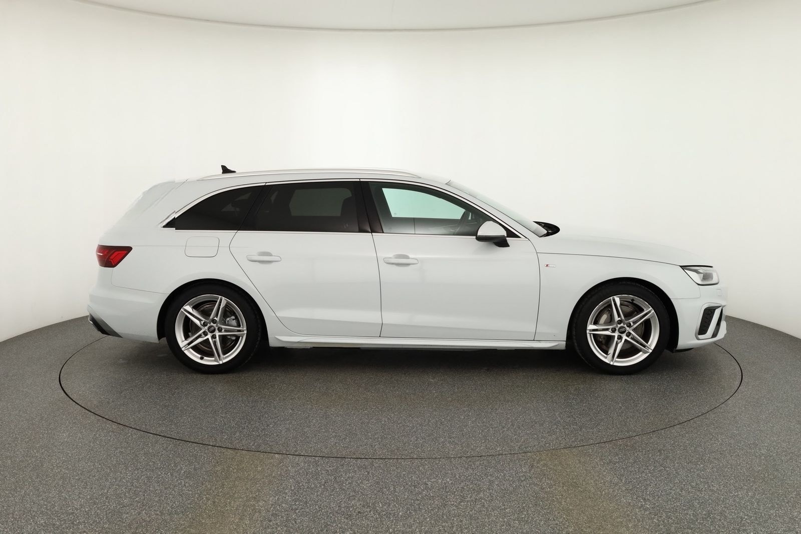 Audi A4 Avant 40 TDI S-Line quattro Aut. LED ACC Navi foto 6