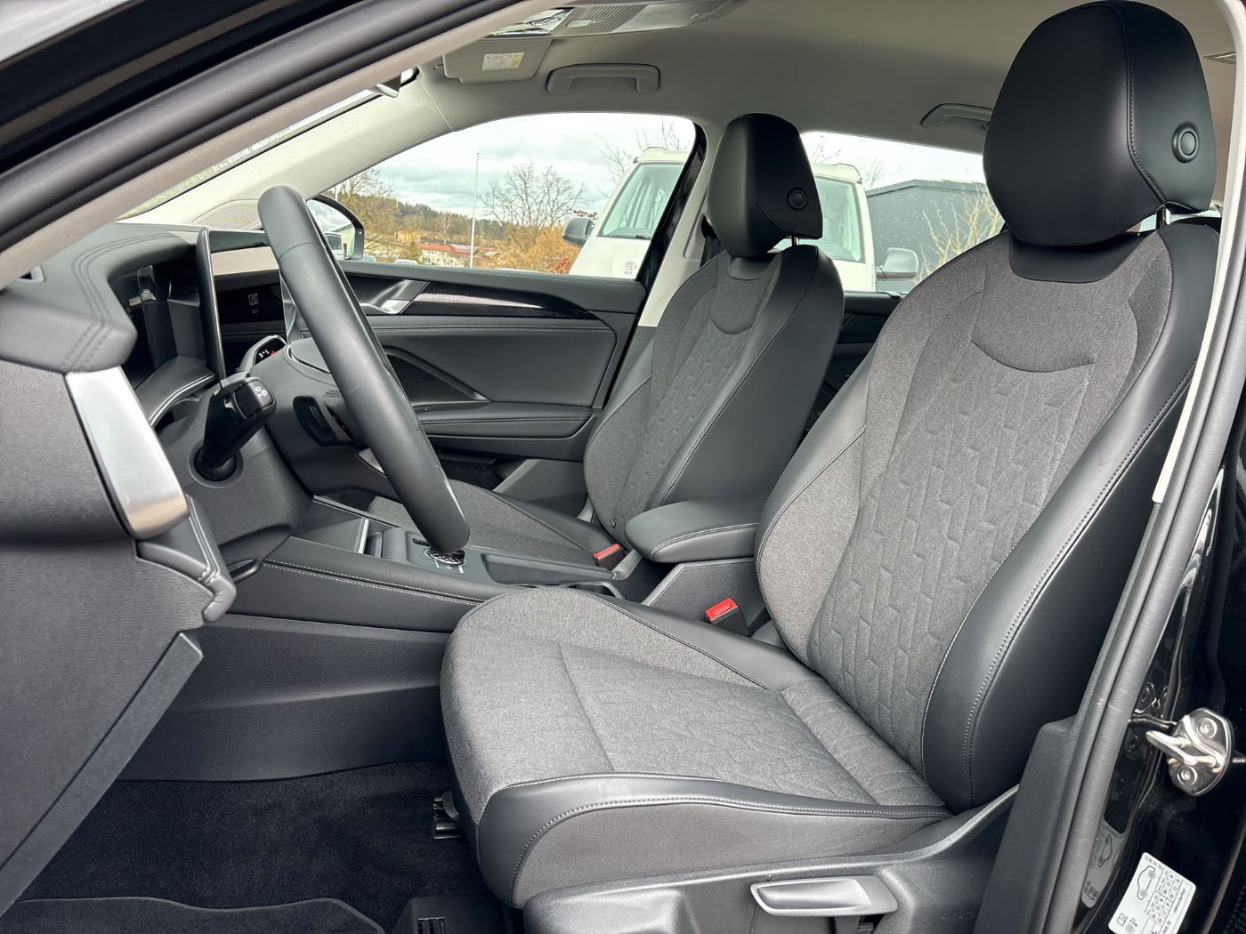 Volkswagen Tayron Life eTSI CarPlay/AHK/ACC/Kamera/LED/Navi foto 13