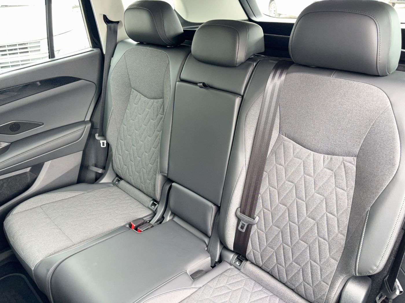 Volkswagen Tayron Life eTSI CarPlay/AHK/ACC/Kamera/LED/Navi foto 14