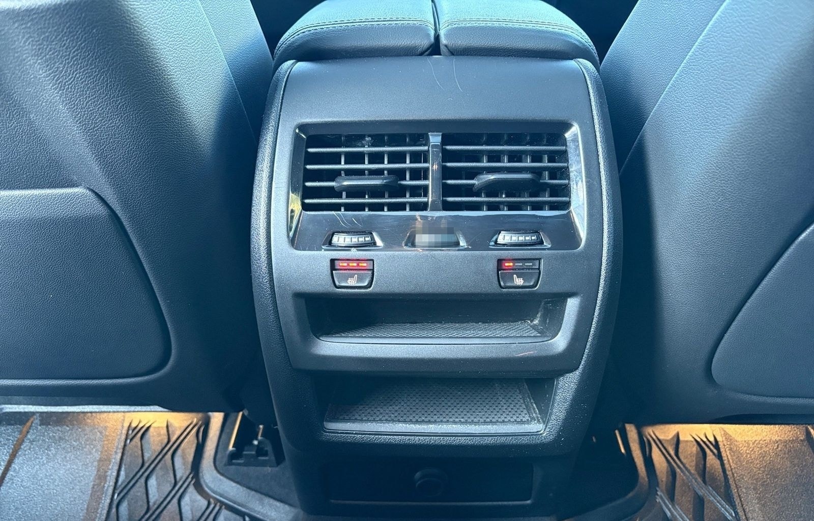 BMW X6 xDrive40d M Sport Pano Sky Da Prof Luftfederu foto 15