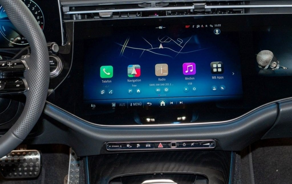 Mercedes-Benz E 300 e Limousine AMG Pano MBUX digital AHK foto 14