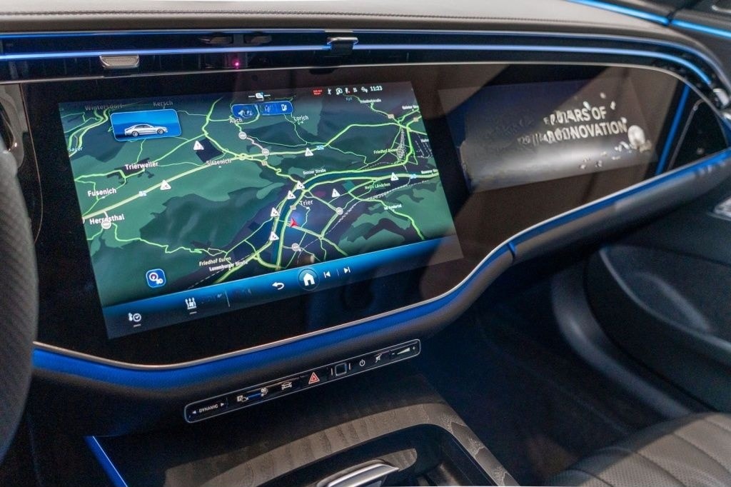 Mercedes-Benz E 300 e Limousine AMG Pano MBUX digital AHK foto 10