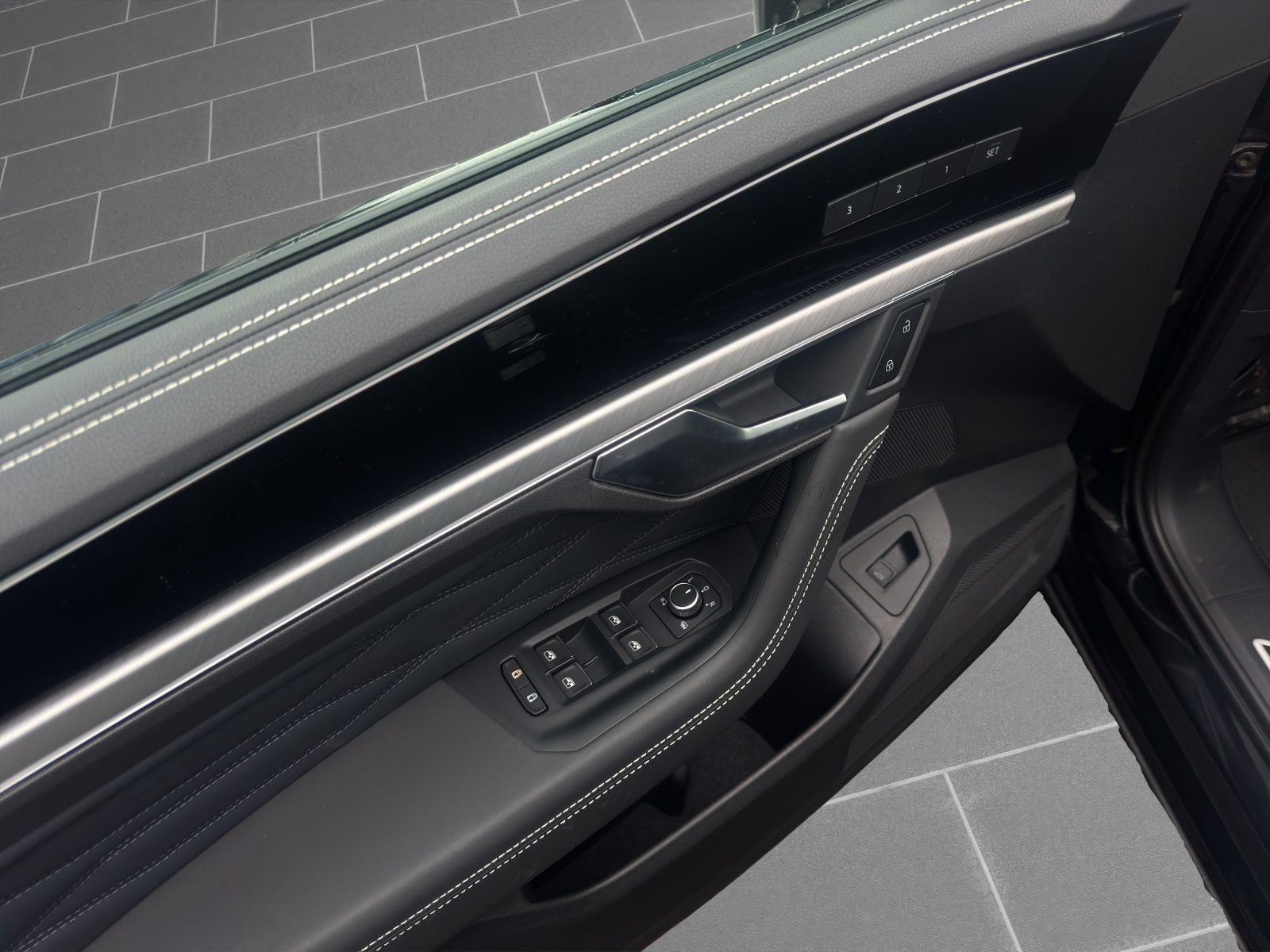 Volkswagen Touareg "FINAL EDITION" R-Line, BlackStyle, AHK, foto 12