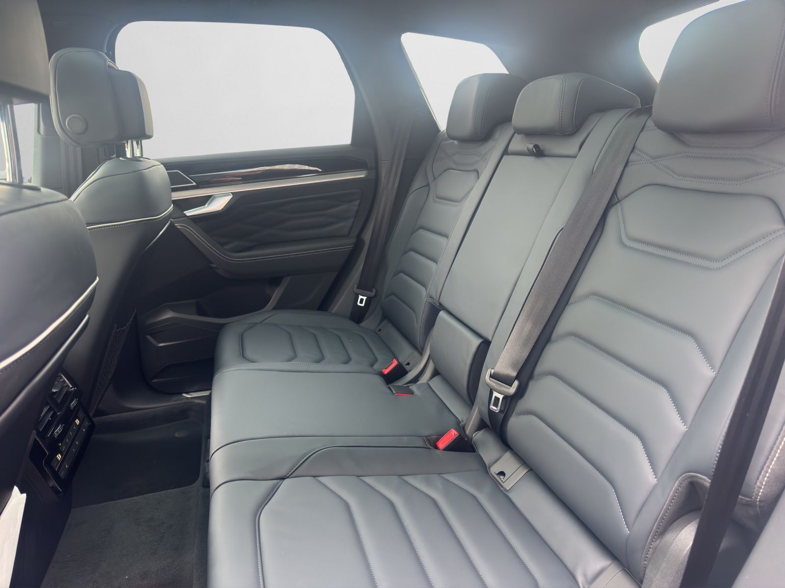 Volkswagen Touareg "FINAL EDITION" R-Line, BlackStyle, AHK, foto 13