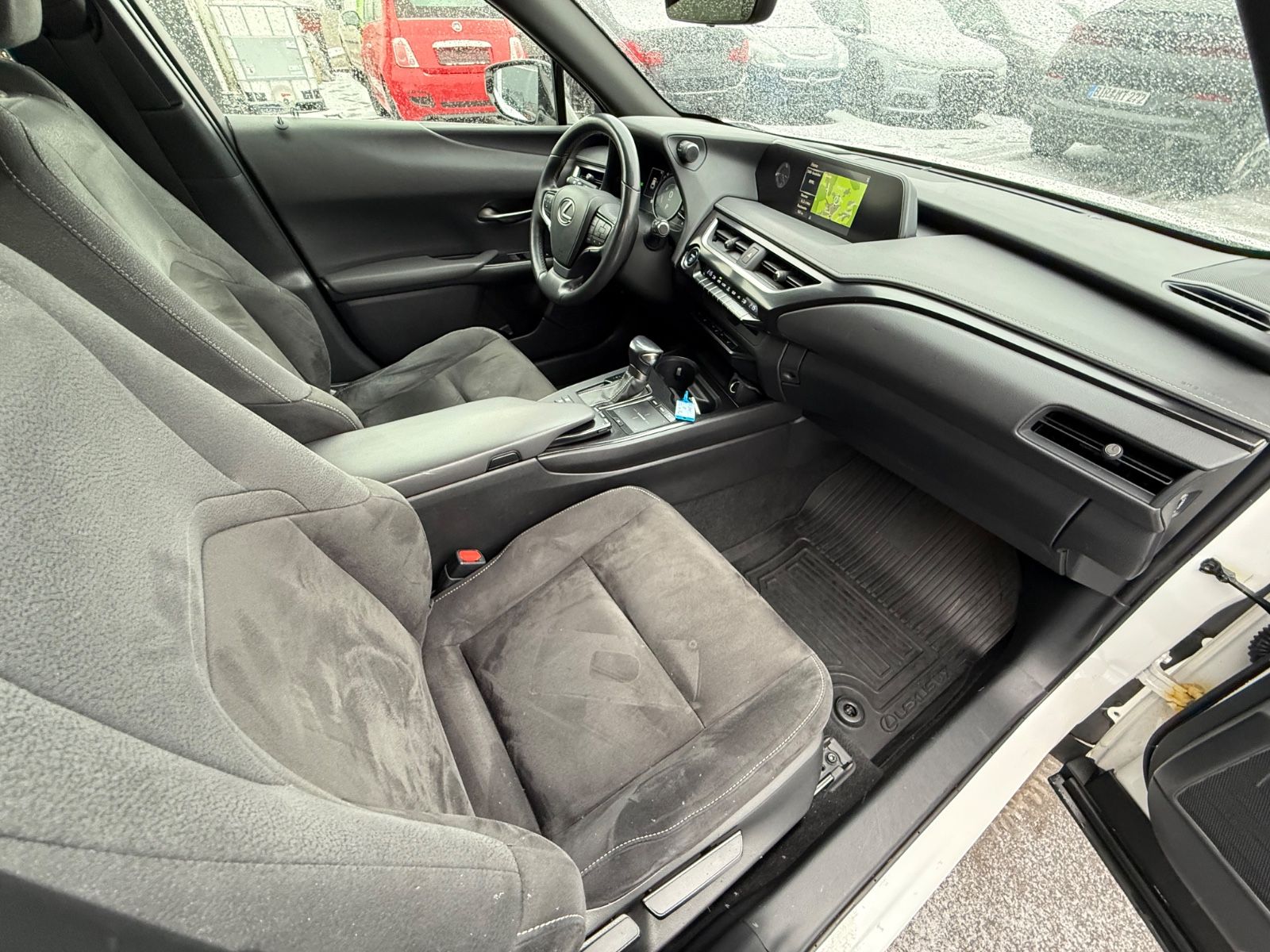 Lexus UX 250 h Alcantara LED foto 11