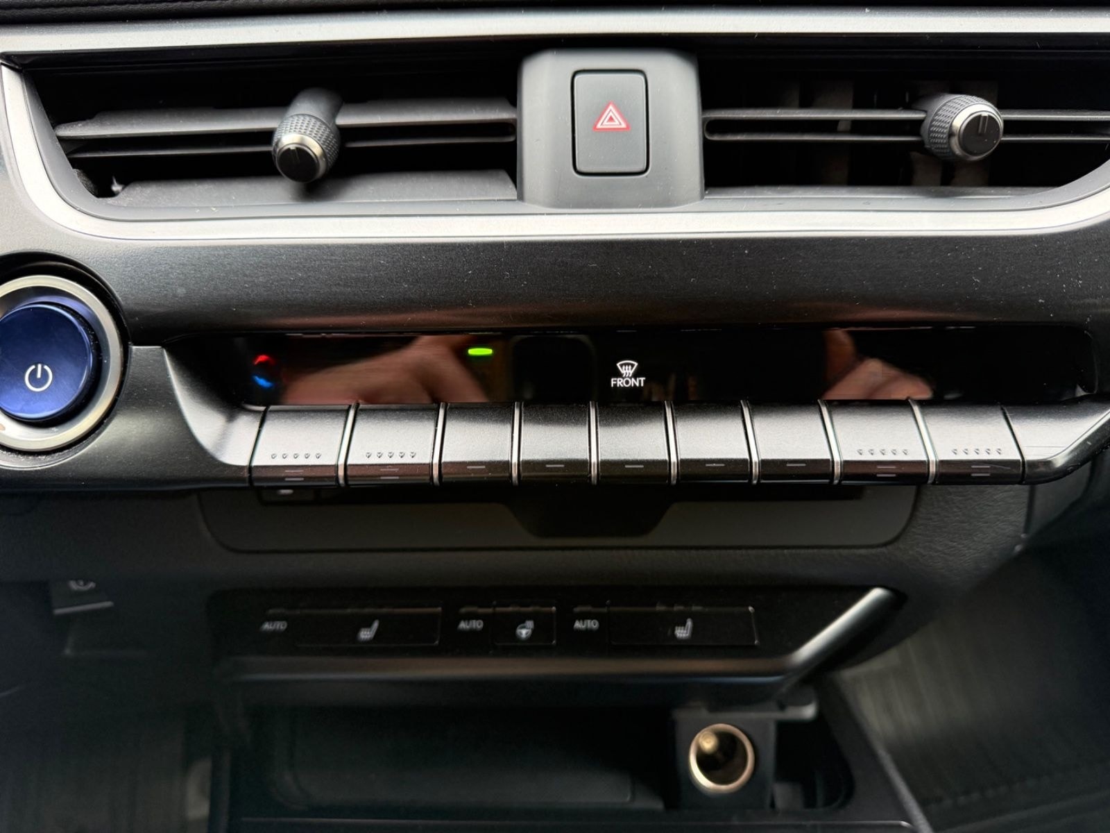 Lexus UX 250 h Alcantara LED foto 15