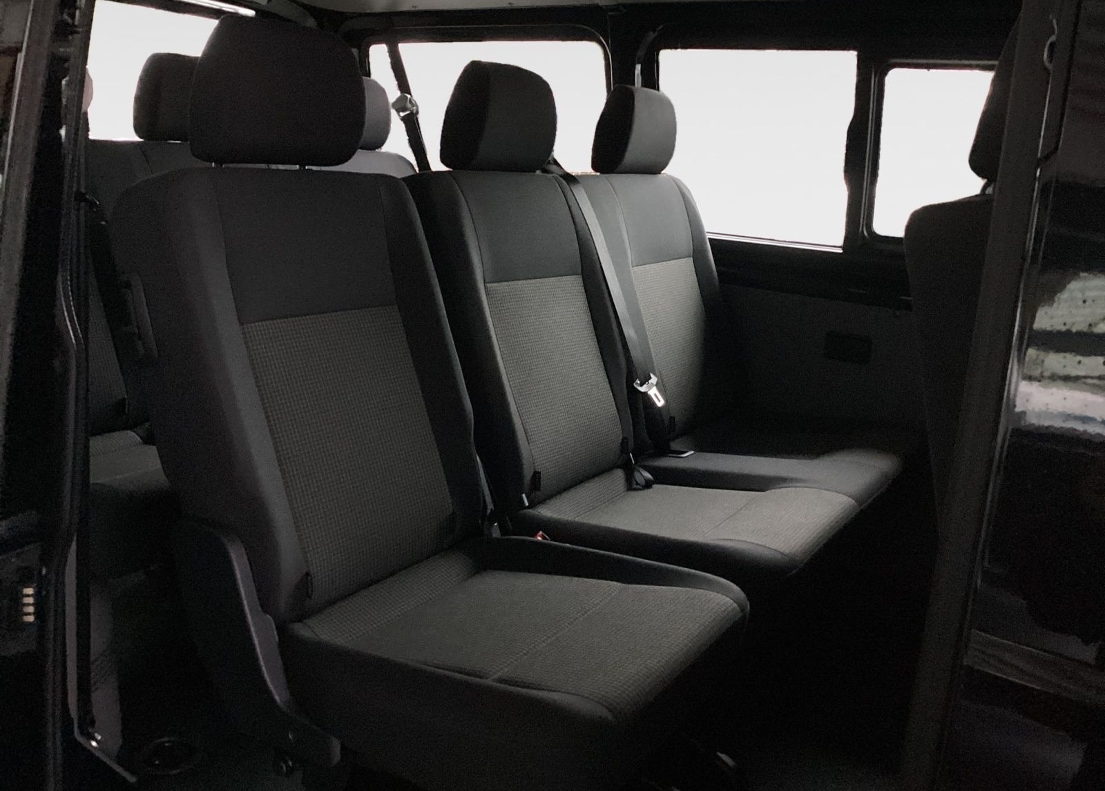 Volkswagen T6.1 Transporter Kombi 2,0 TDI DSG 9-Sitzer foto 9