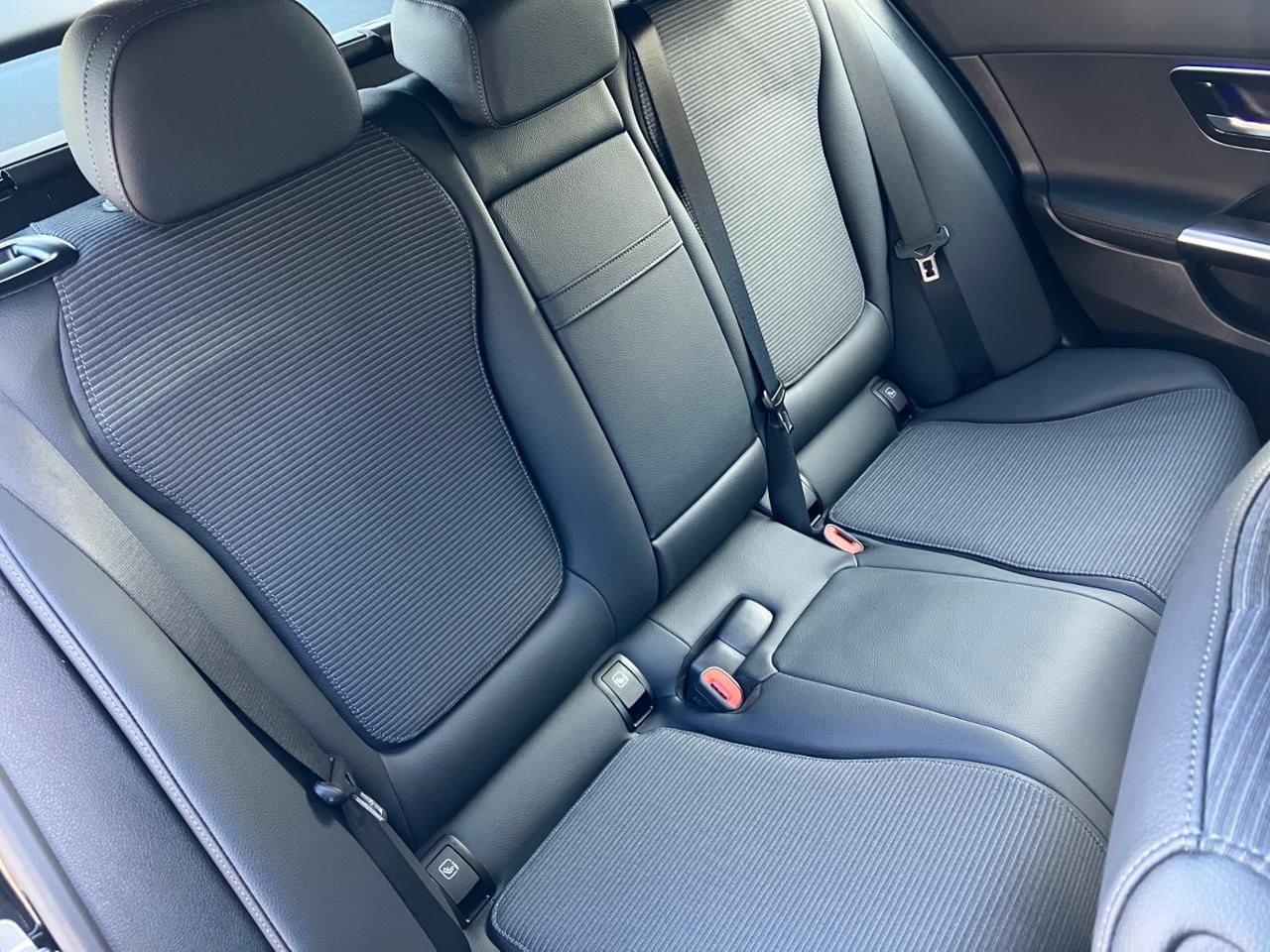 Mercedes-Benz C 200 T Avantgarde Digital Light Distronic foto 14