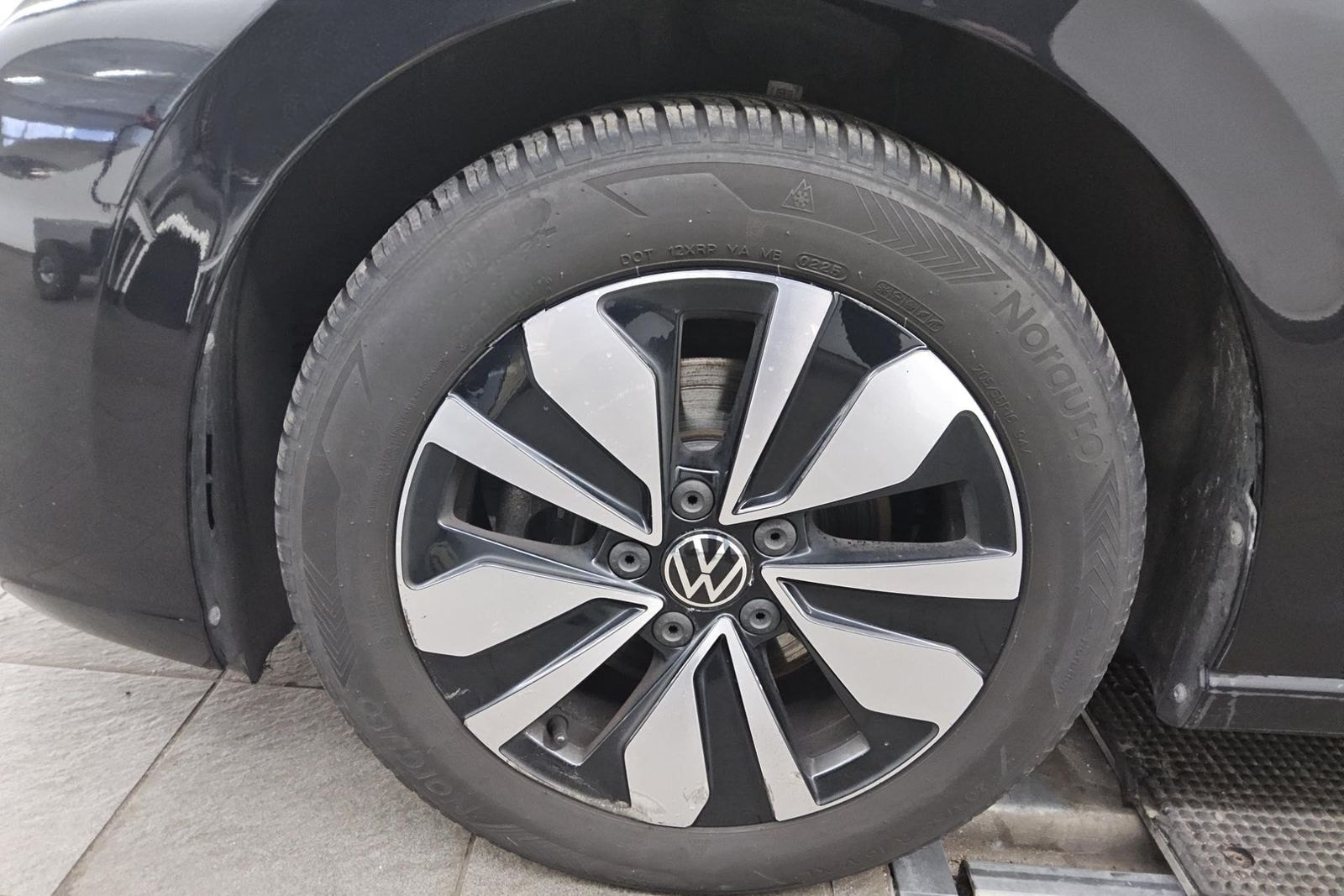 Volkswagen Golf-8 2.0 TDI Move Navi LED RfK AHK ACC PDC Shz foto 11