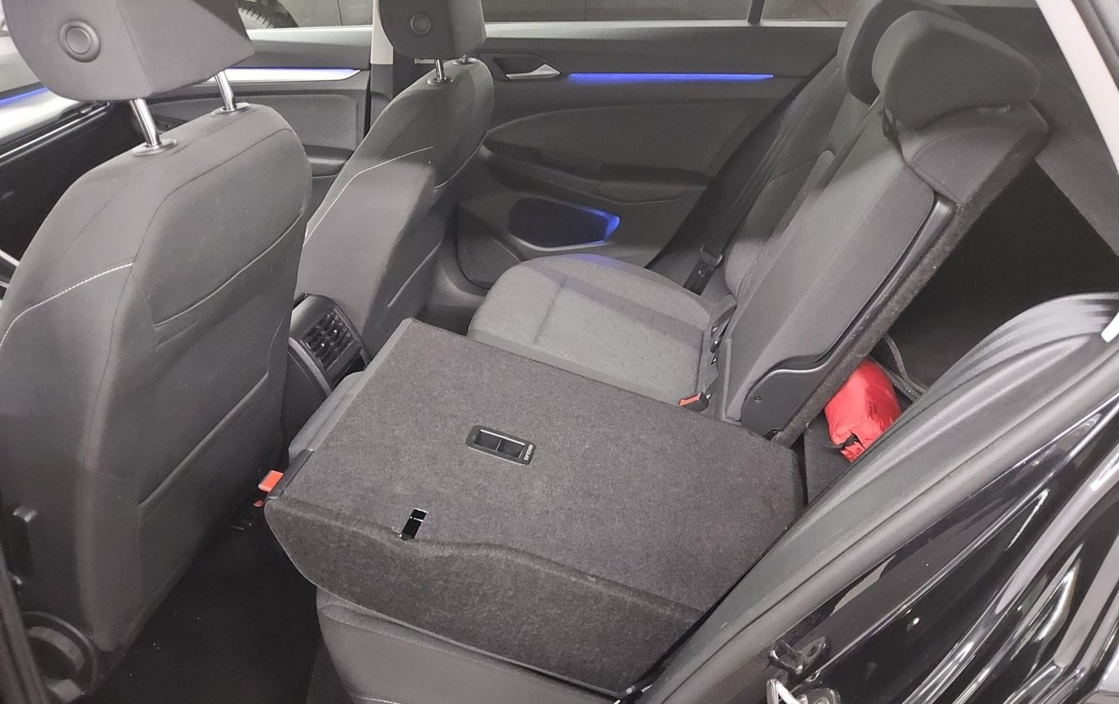 Volkswagen Golf-8 2.0 TDI Move Navi LED RfK AHK ACC PDC Shz foto 13