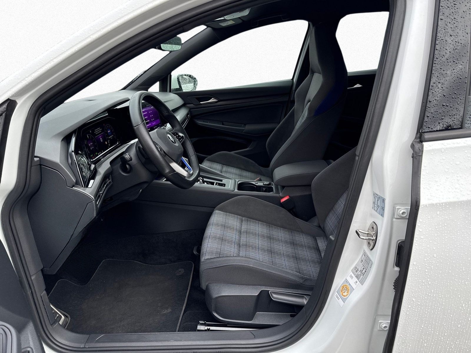 Volkswagen Golf VIII GTE 1.4 TSI eHybrid nAVI LED SHZ foto 12