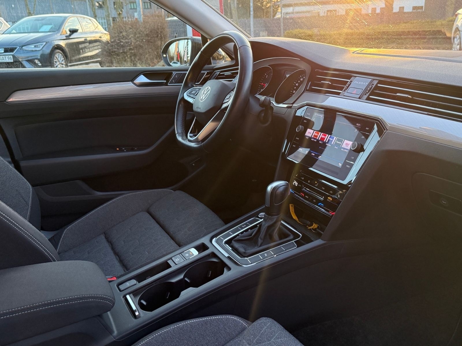 Volkswagen Passat Variant Business 2.0 TDI DSG LED NAVI AHK foto 11