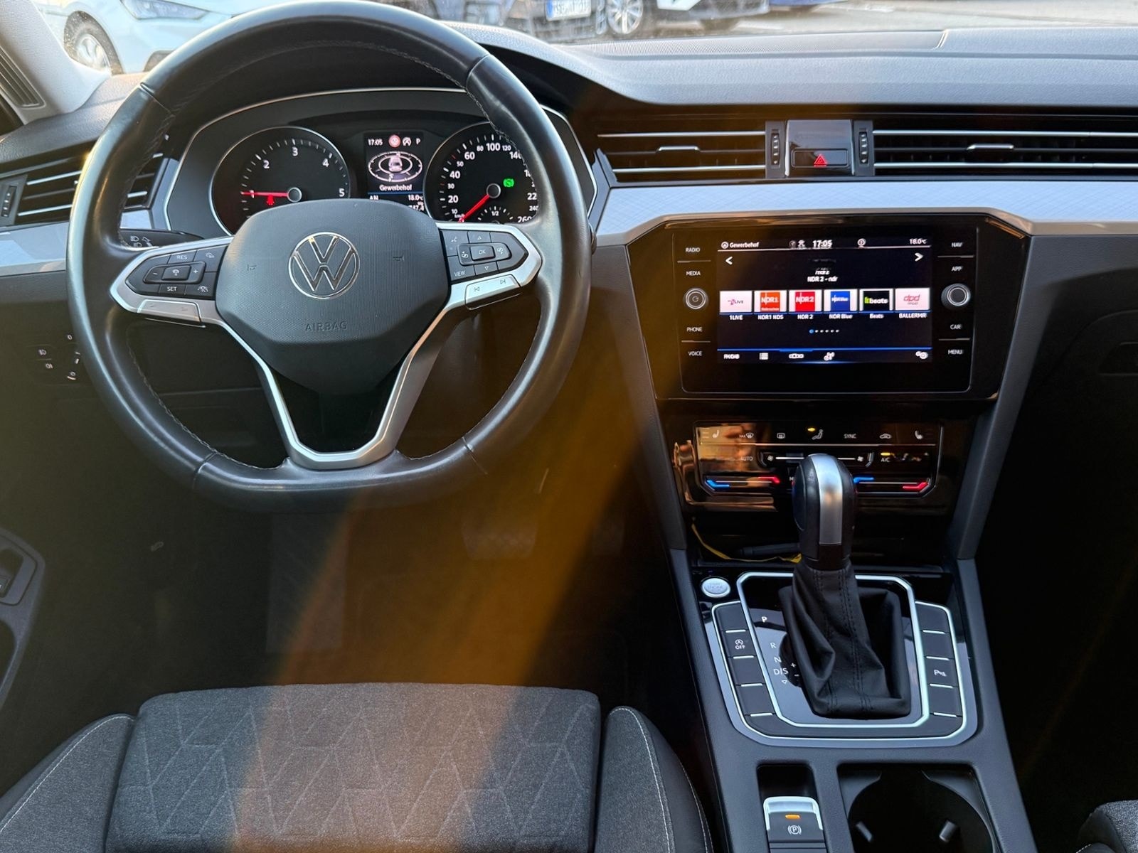 Volkswagen Passat Variant Business 2.0 TDI DSG LED NAVI AHK foto 12