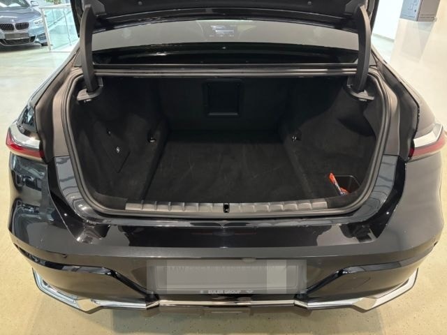 BMW 740 d xDrive M Sport PanoSky StHzg IconGl Aktivl foto 19