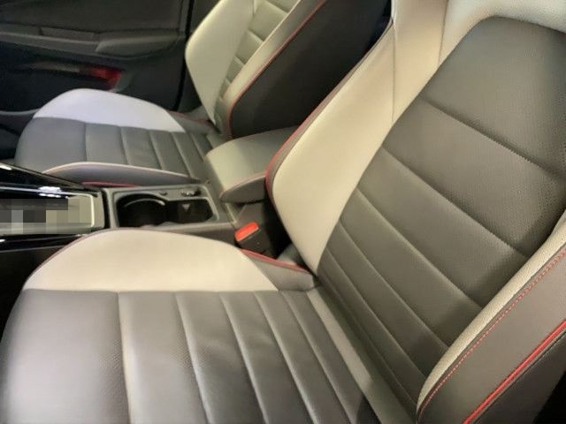 Volkswagen Golf 8 GTI 2.0 TSI DSG Clubsport PANO LEDER MATR foto 10