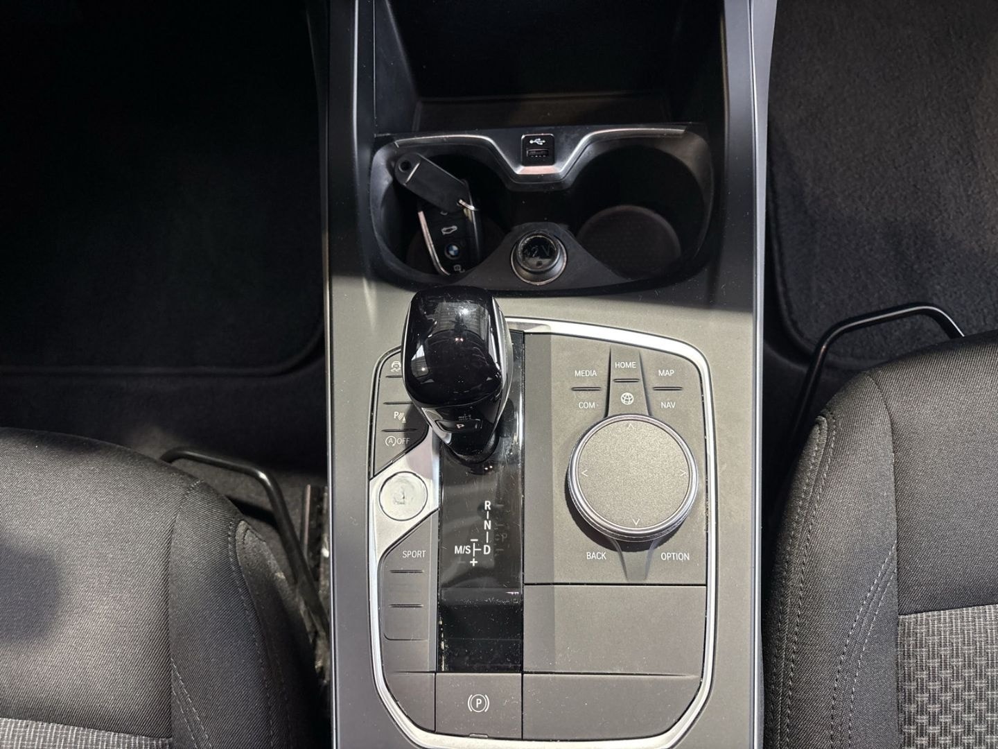 BMW 118 d Aut. M Lederlenkrad+AppleCarPlay+LED+DAB+ foto 16