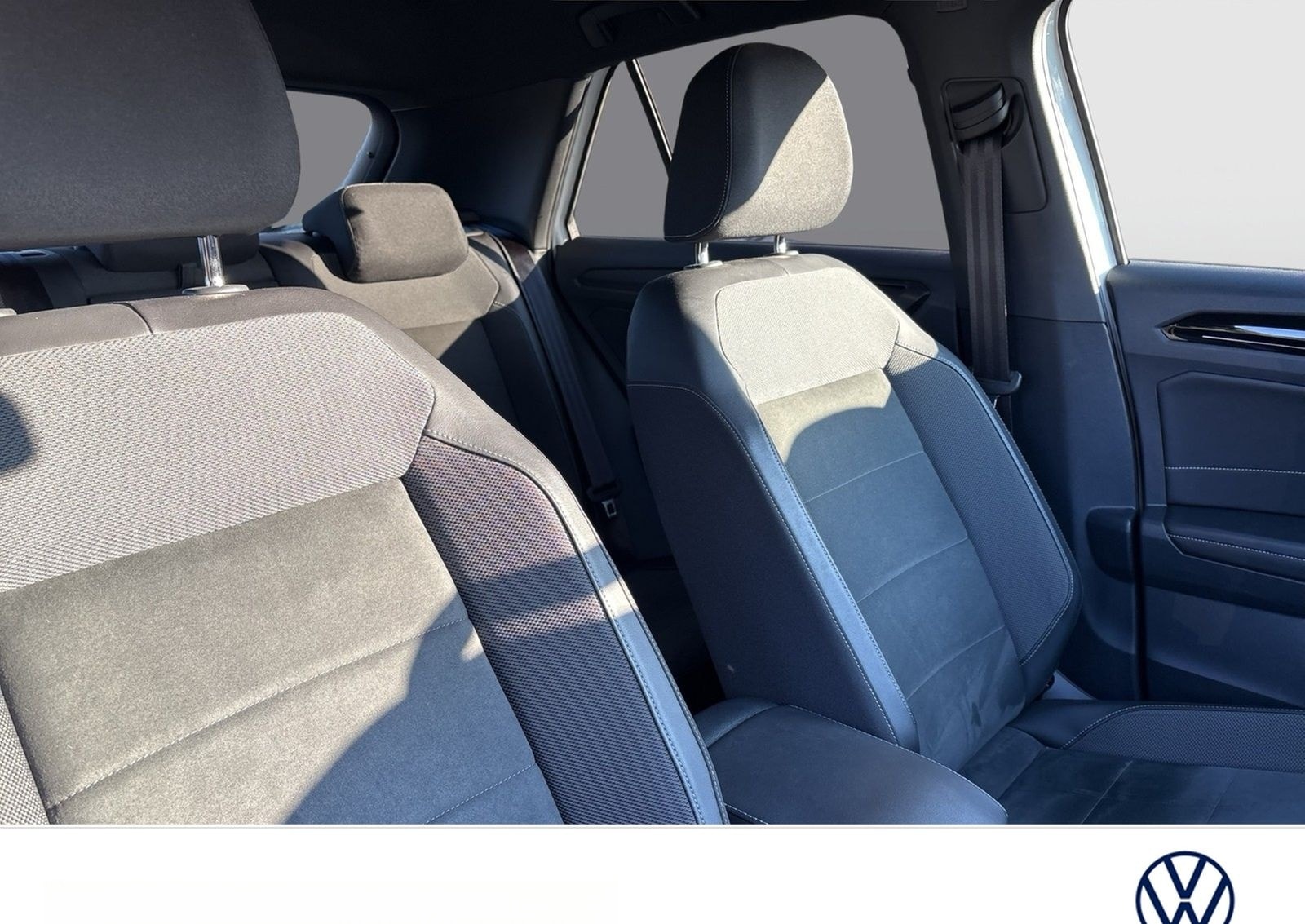 Volkswagen T-Roc 1.0 R-LINE CAM ACC NAVI LM17 LED+ CARPLAY foto 10