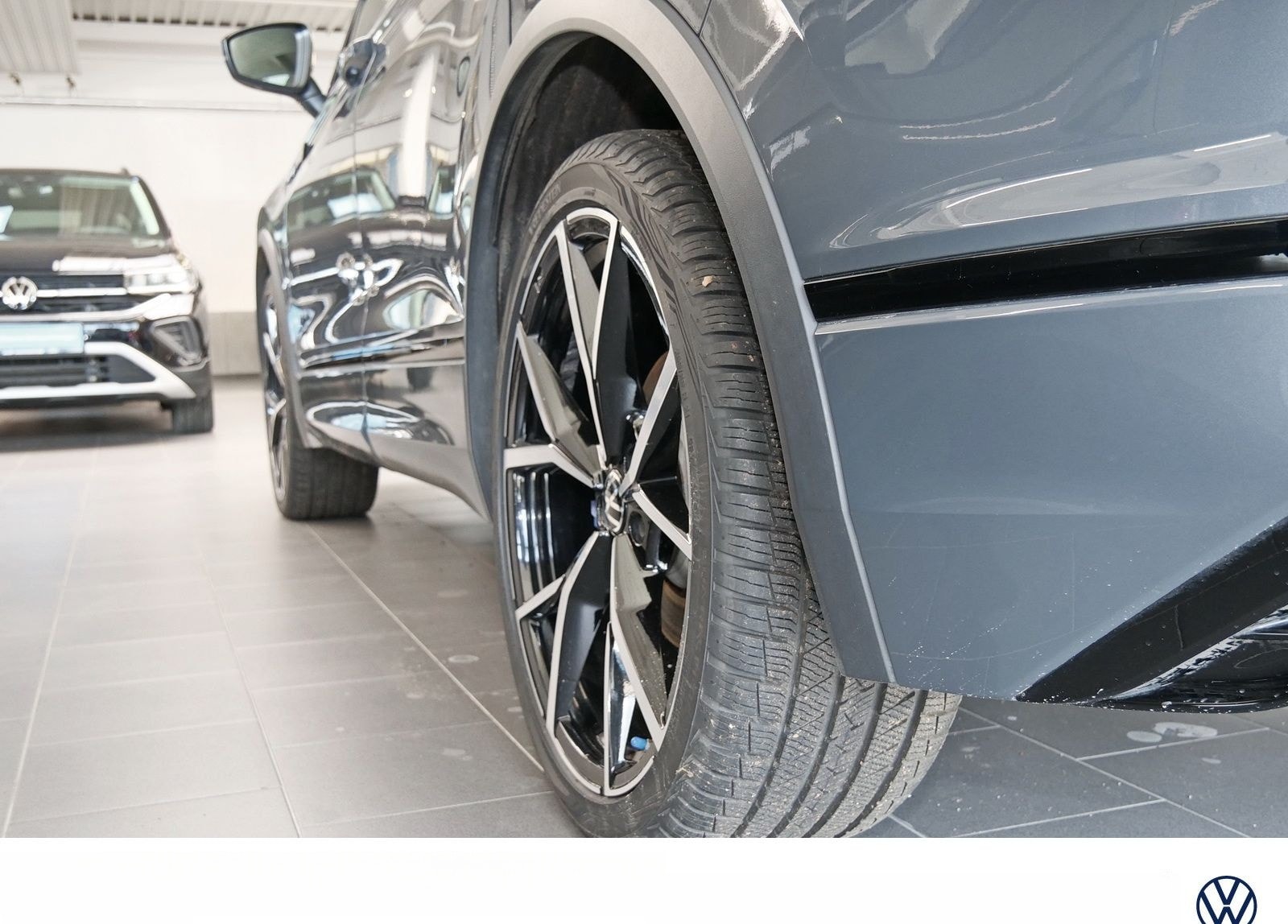 Volkswagen Tiguan 2.0 TSI R 4Motion DSG Harman AHK Navi uvm foto 9