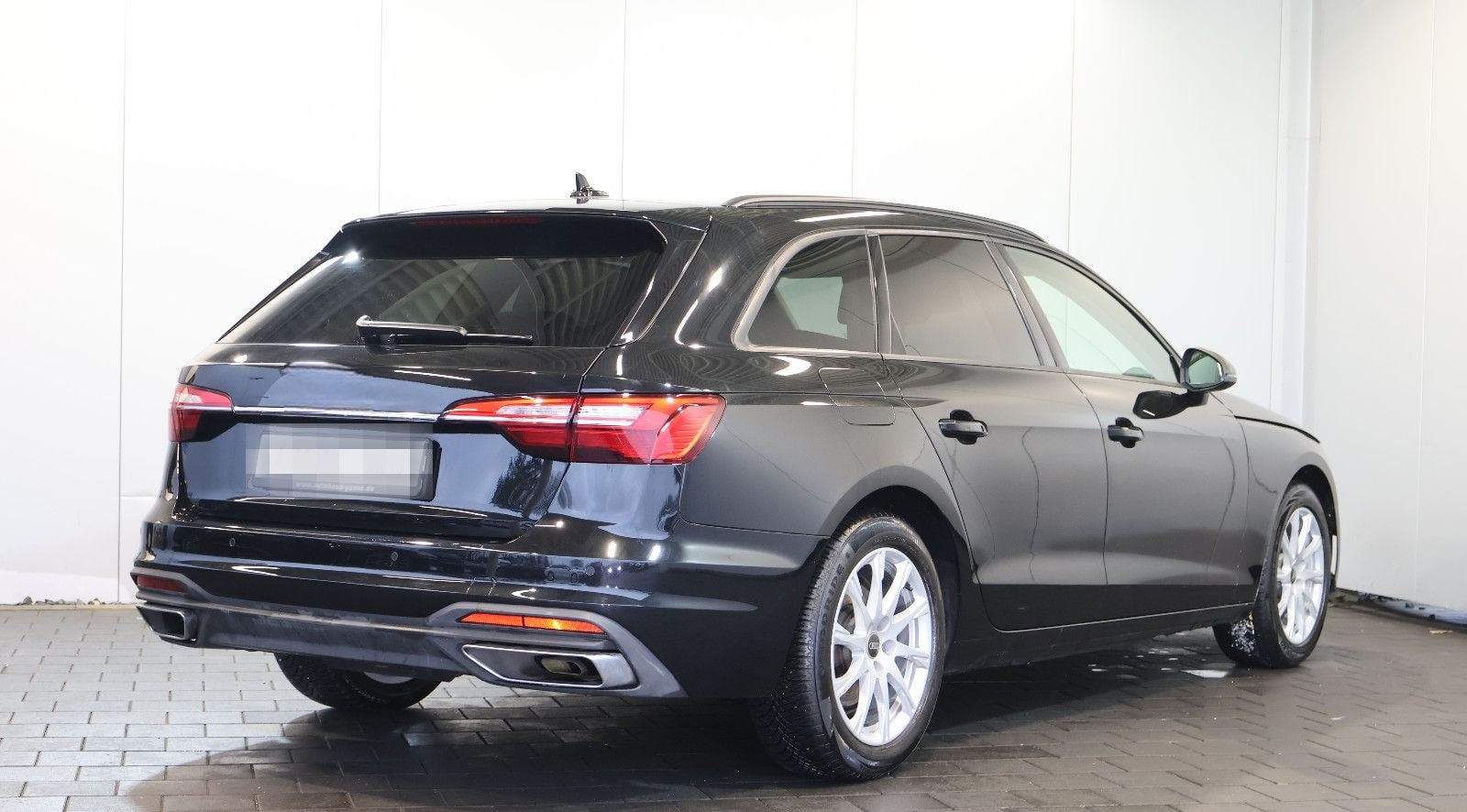 Audi A4 Avant 35 TFSI CARPLAY+FRONT+KEY+LED+17" foto 4