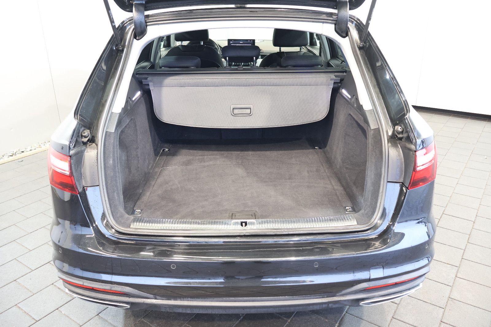 Audi A4 Avant 35 TFSI CARPLAY+FRONT+KEY+LED+17" foto 16